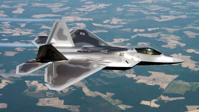 فڕۆکەی شەڕکەری F-22 Raptor